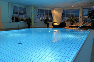 What are the key points for the construction of an indoor swimming pool