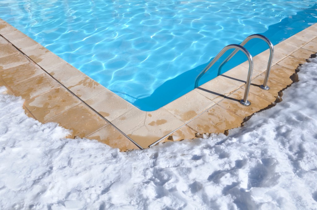 How to winterize a pool heat pump?