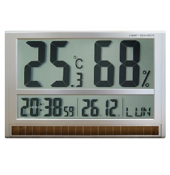 What is the acceptable humidity level for the swimming pool room?